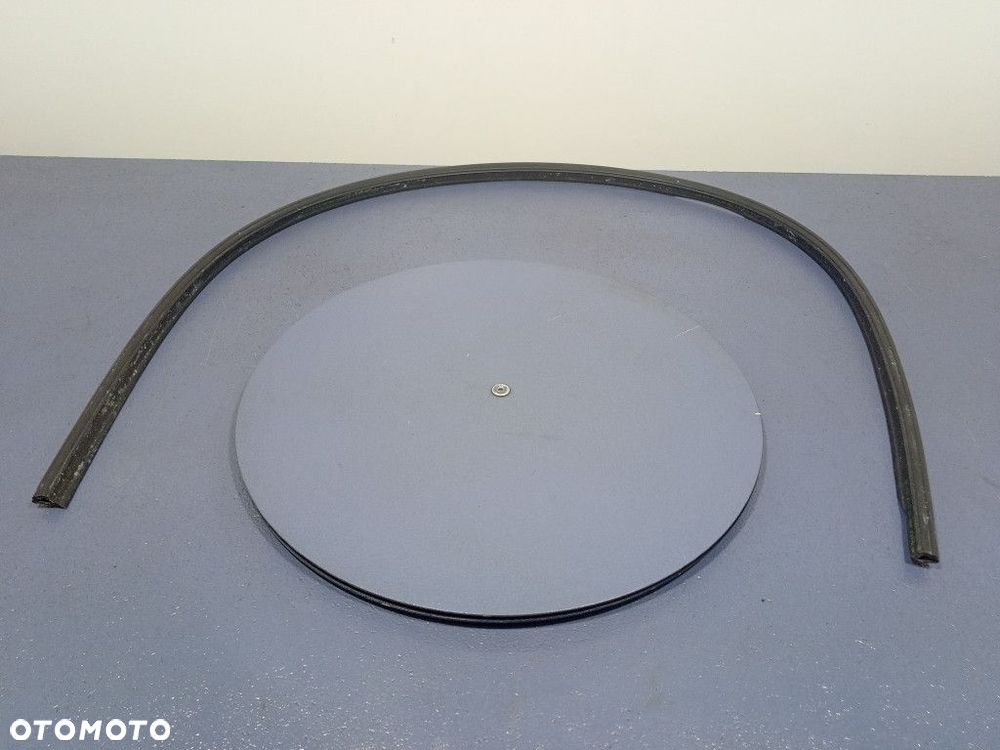 AUDI Q8 RSQ8 4M8 USZCZELKA DACHOWA PANORAMY PRAWA 4M8854544B - 2