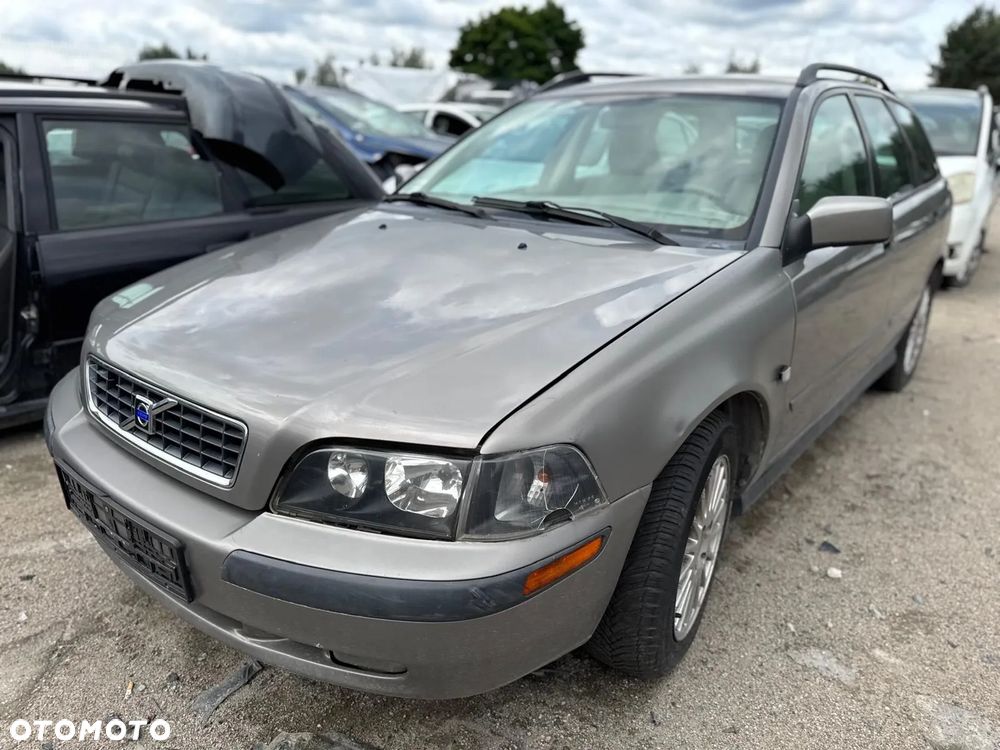 Drzwi przednie Volvo V40 kombi 2004 poj. 1.8 - 2