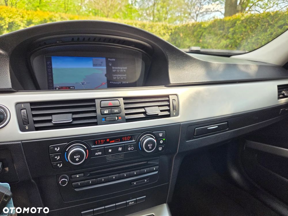 BMW Seria 3 318i Edition Exclusive - 21