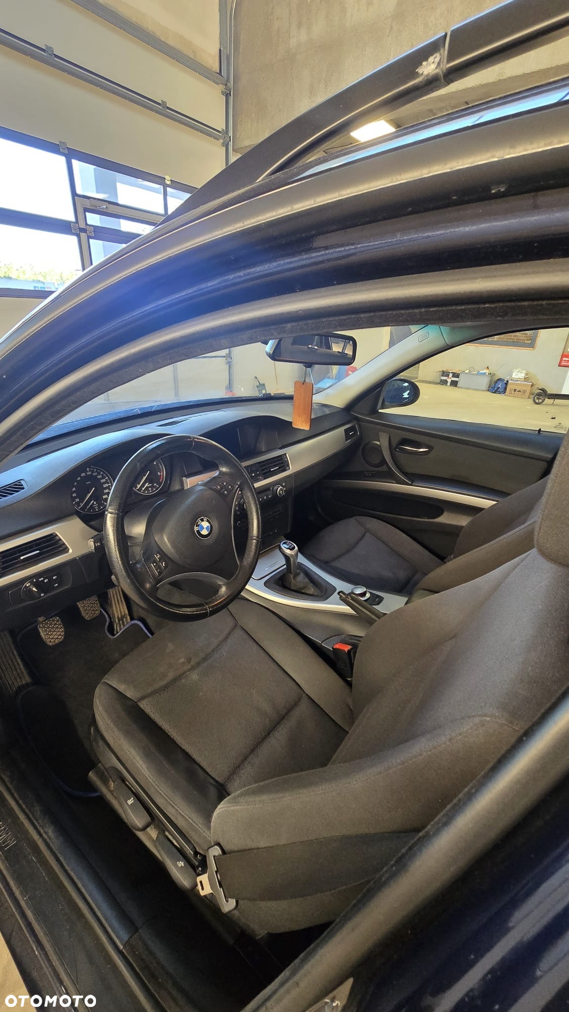 BMW Seria 3 318d - 17