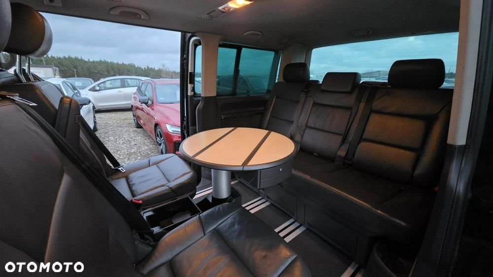 Volkswagen Multivan - 20