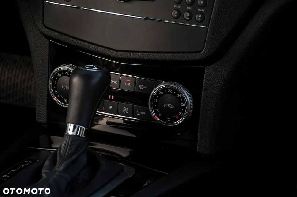Mercedes-Benz Klasa C 180 Kompressor Automatik - 27