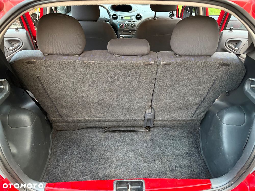 Toyota Yaris 1.0 Luna - 28