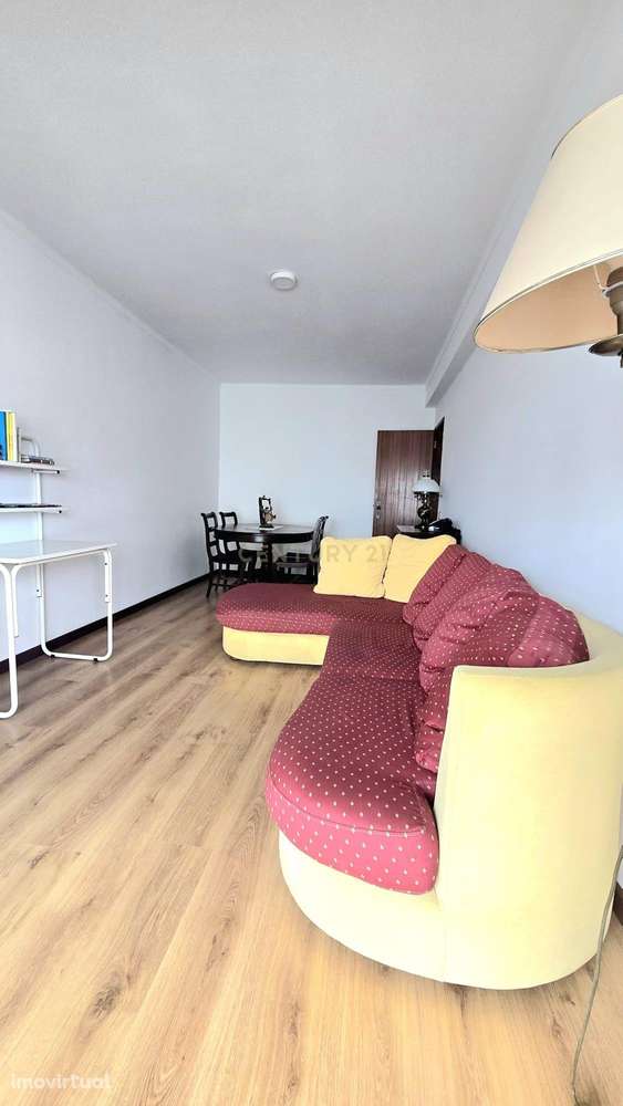 Vende-se T2 no Centro das Caldas da Rainha – Excelente Localização! - Grande imagem: 4/20