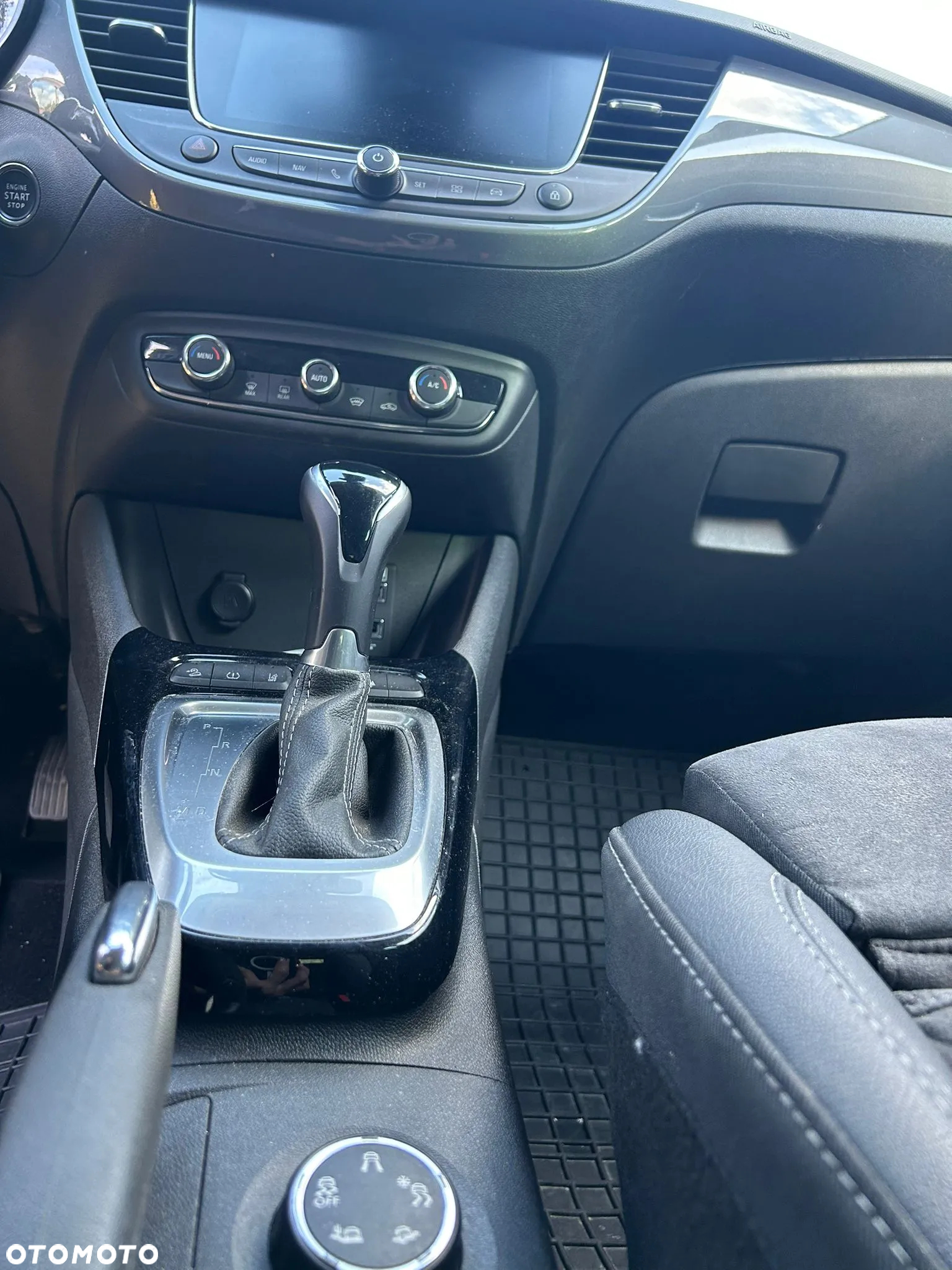 Opel Crossland X ver-1-2-t-elegance - 15