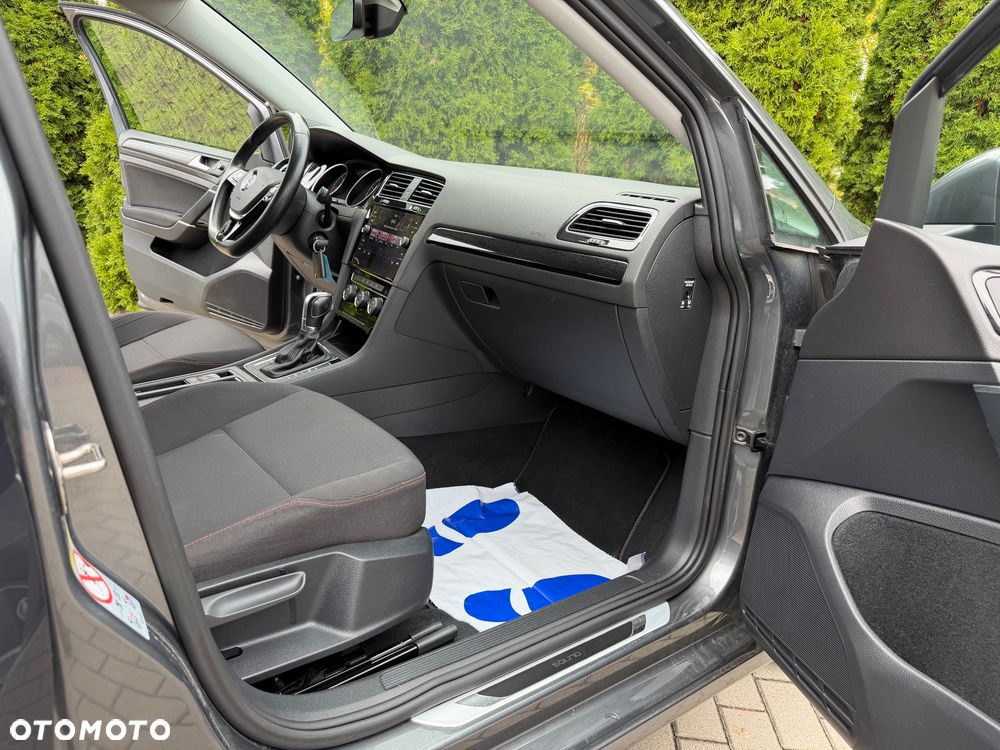Volkswagen Golf 1.6 TDI DSG Sound - 24