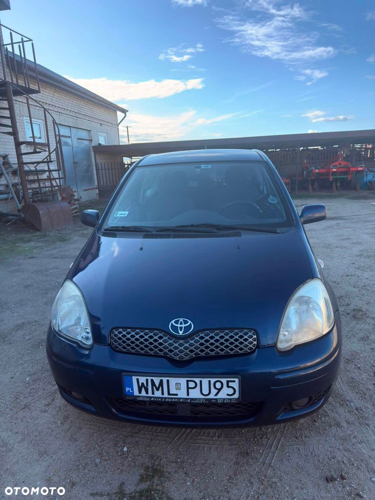 Toyota Yaris 1.0 Base - 1
