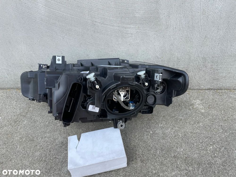 LAMPA PRZEDNIA PRAWA BMW3 F30, F31  2011-2015 - NOWA ZKW BI-XENON - 2