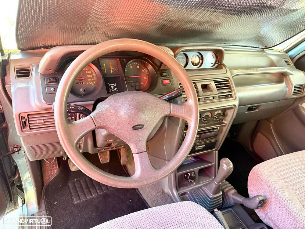 Mitsubishi Pajero 2.5 TDi GLX - 3