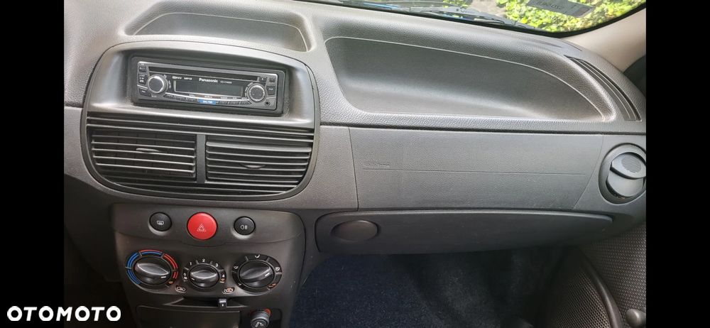 Fiat Punto 1.2 8V Active - 12