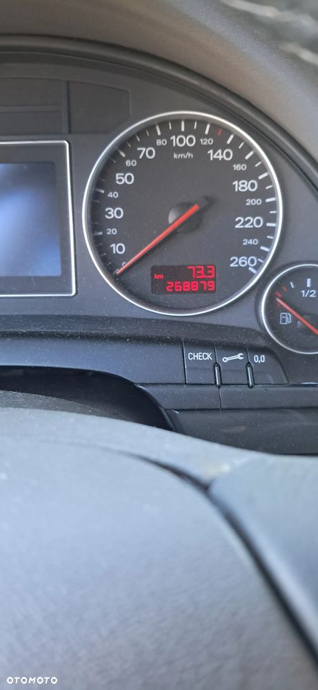 Audi A4 Limousine - 7