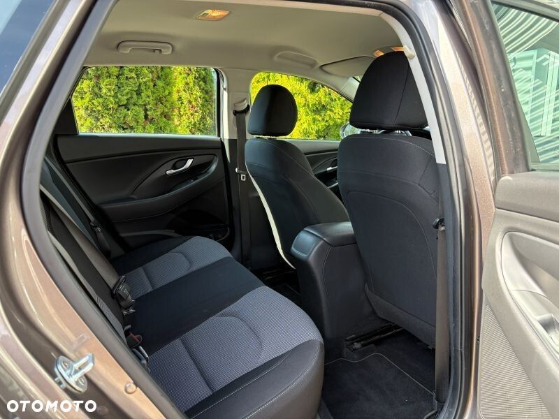 Hyundai i30 1.5 DPI Classic + - 12