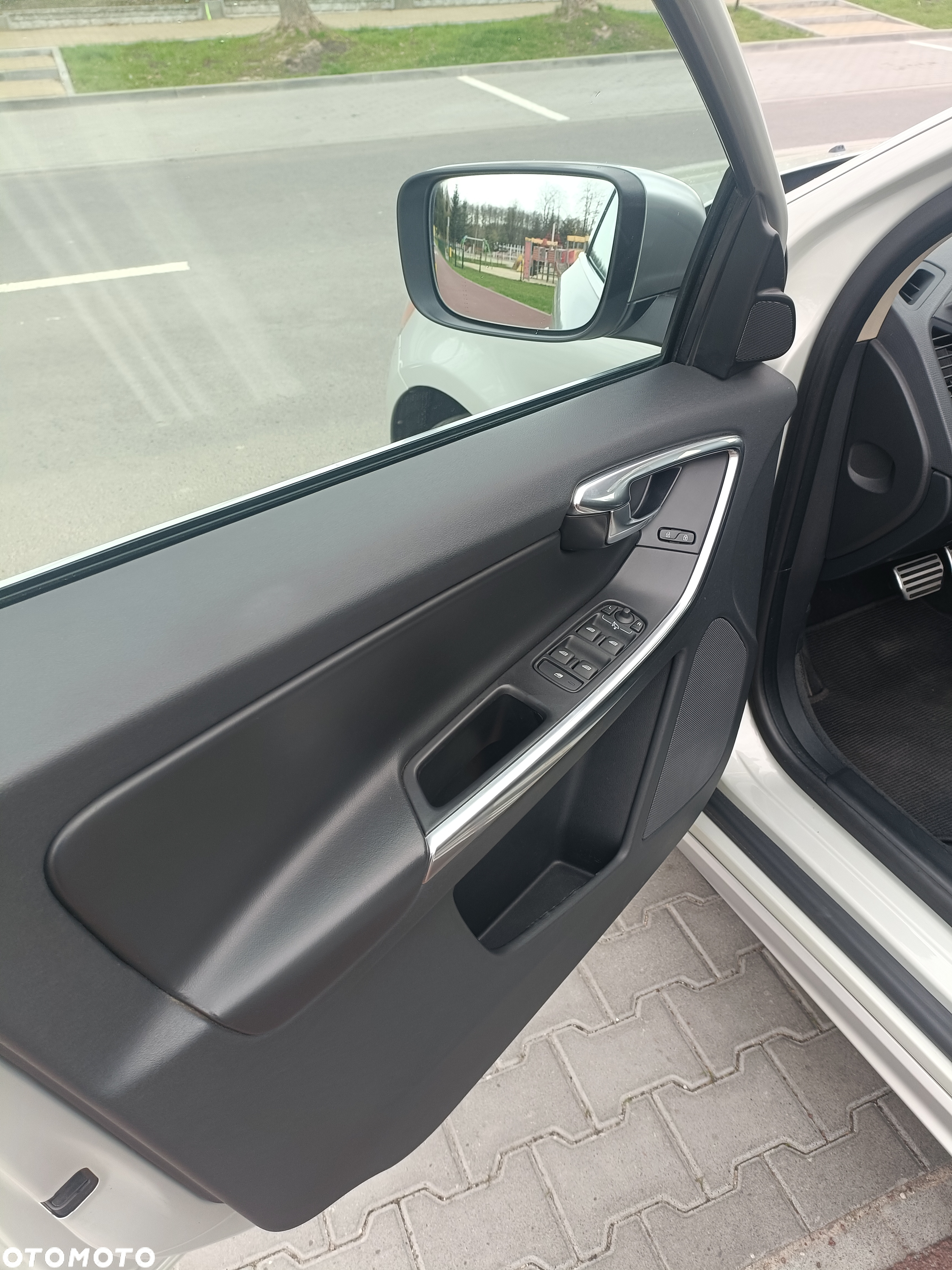 Volvo XC 60 D3 Geartronic RDesign - 17