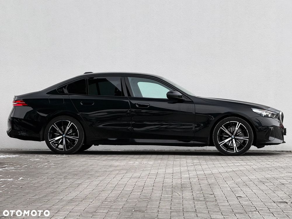 BMW Seria 5 520d xDrive - 4