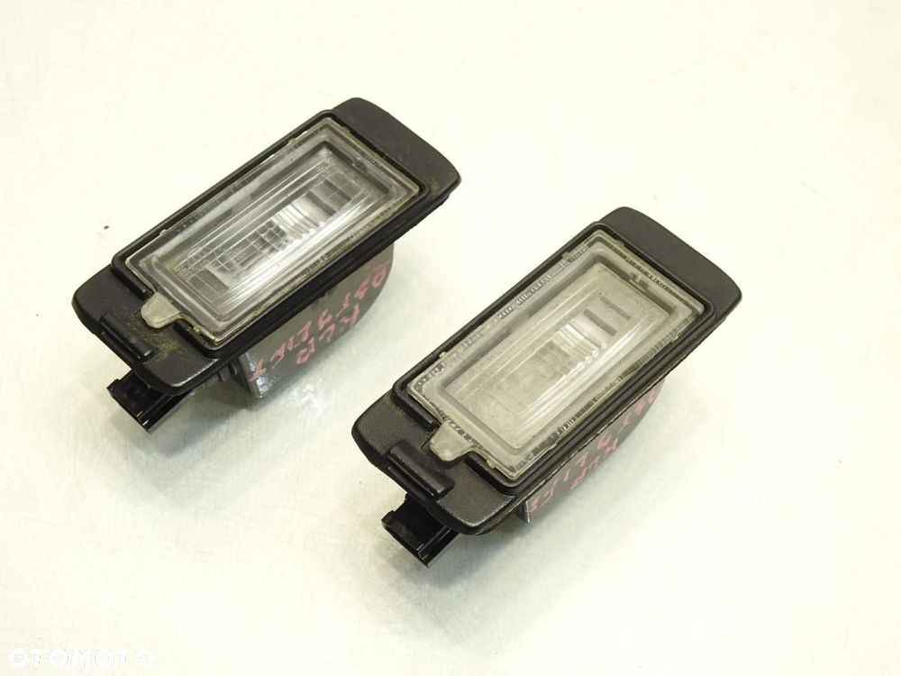 LAMPKA OŚWIETLENIE TABLICY REJESTRACYJNEJ OPEL ASTRA J LIFT KOMBI 13578958 - 2