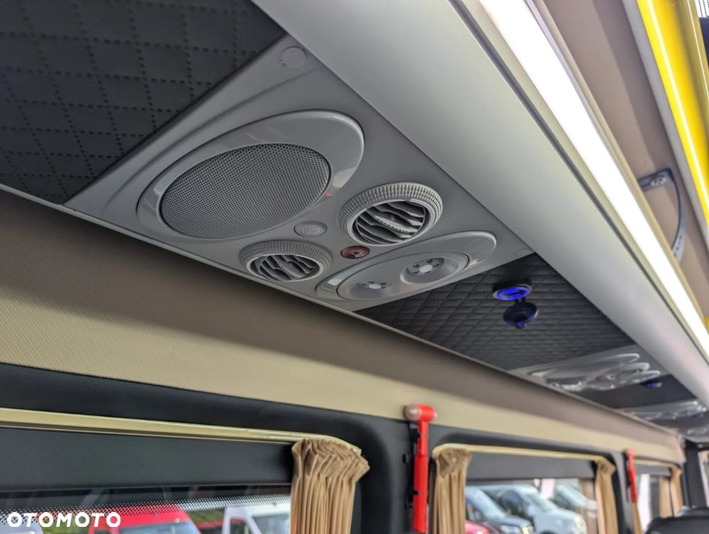 Mercedes-Benz Sprinter 519 - 21