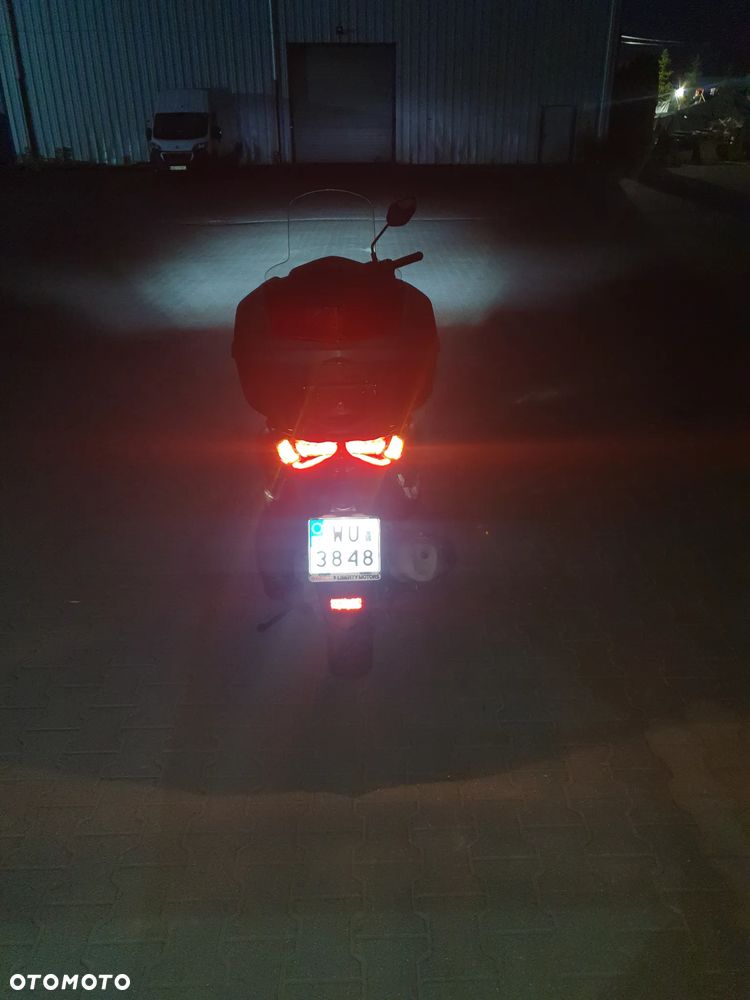 Yamaha NMAX - 7