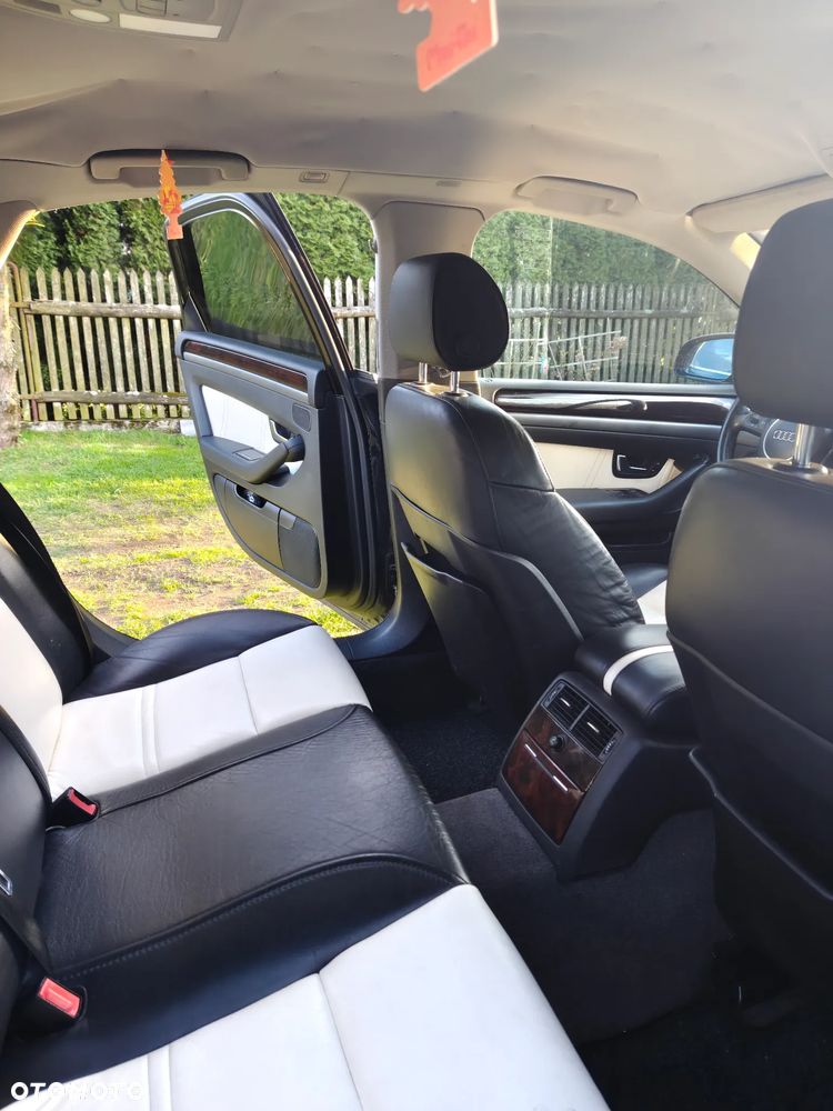 Audi A8 4.2 Quattro - 5