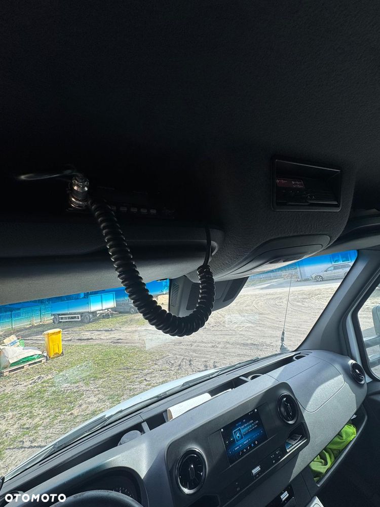 Mercedes-Benz Sprinter - 14