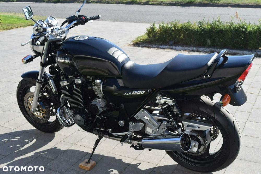 Yamaha XJR - 3