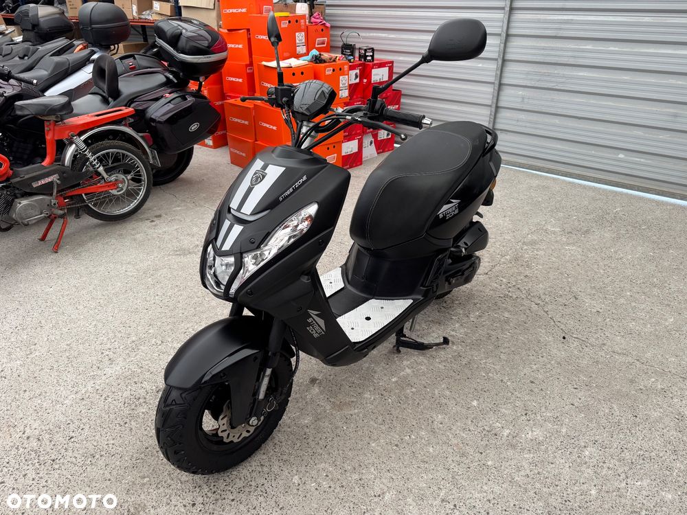 Peugeot Street Zone - 4