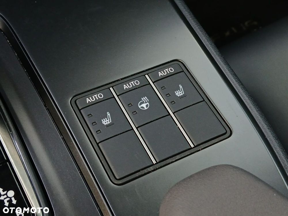 Lexus UX 300h F Sport Design - 27