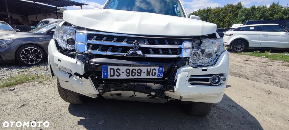 Mitsubishi Pajero 3.2 DID Instyle - 23