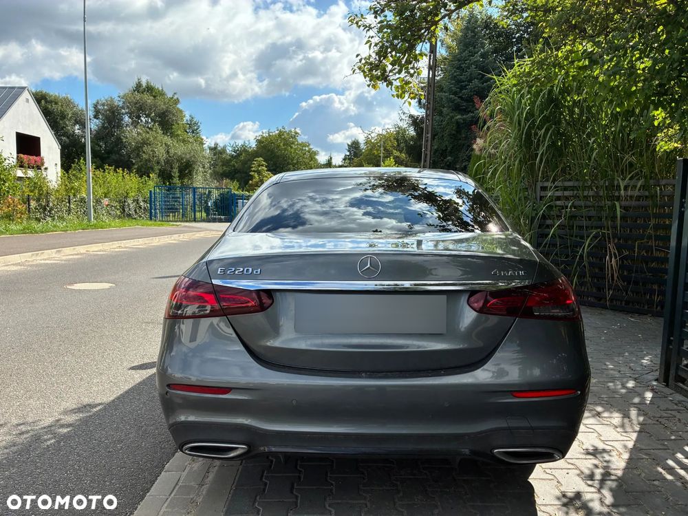 Mercedes-Benz E-Class 2022 photo 4