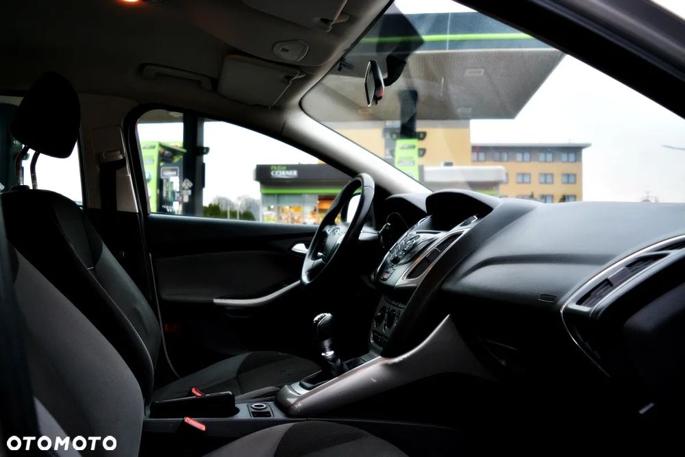 Ford Focus 1.6 TDCi DPF Ambiente - 8