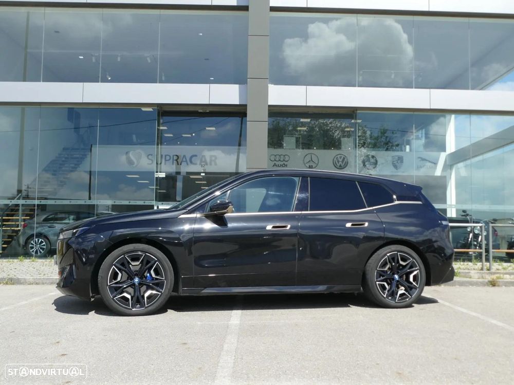 BMW iX xDrive 40 Pack Desportivo - 41