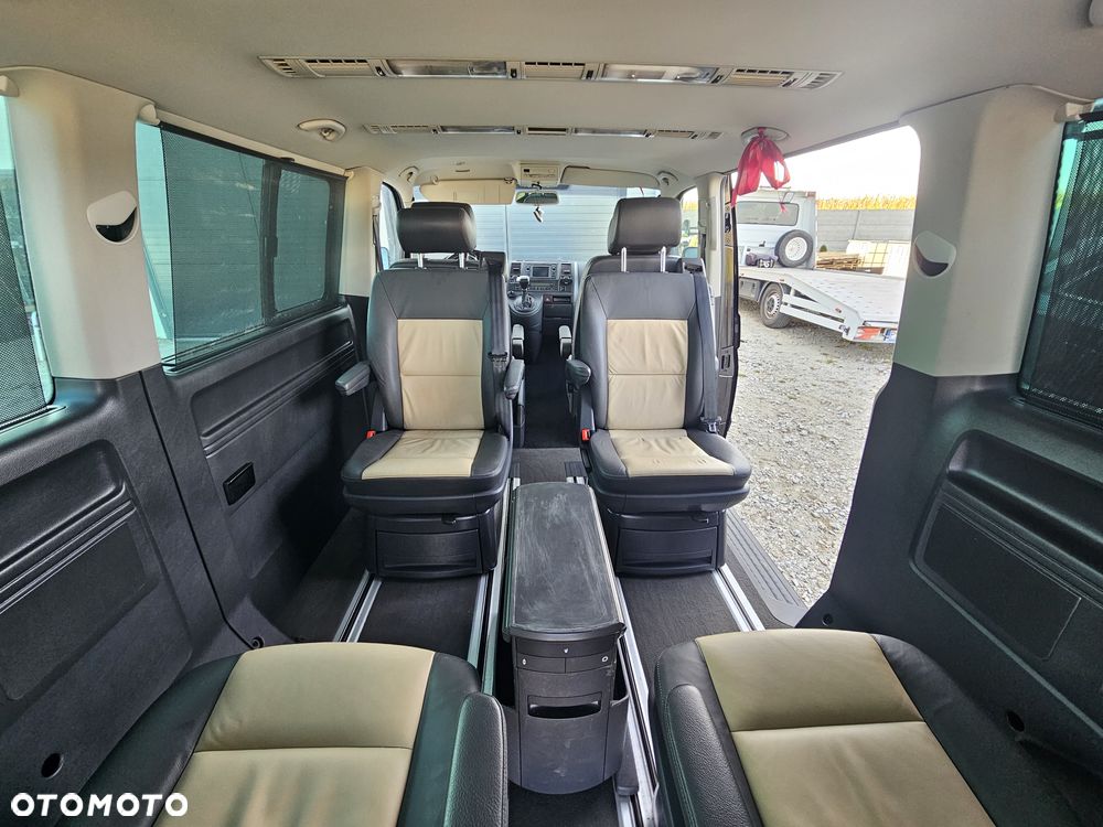 Volkswagen Caravelle - 32