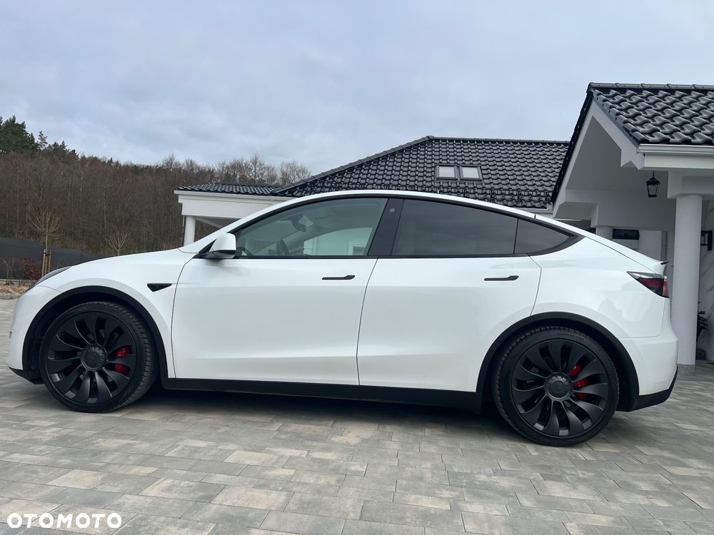 Tesla Model Y Performance AWD - 26