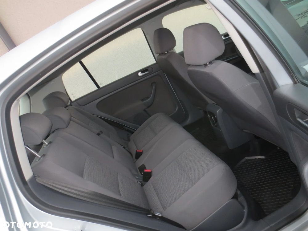 Volkswagen Golf Plus 1.9 TDI DPF Trendline DSG - 11