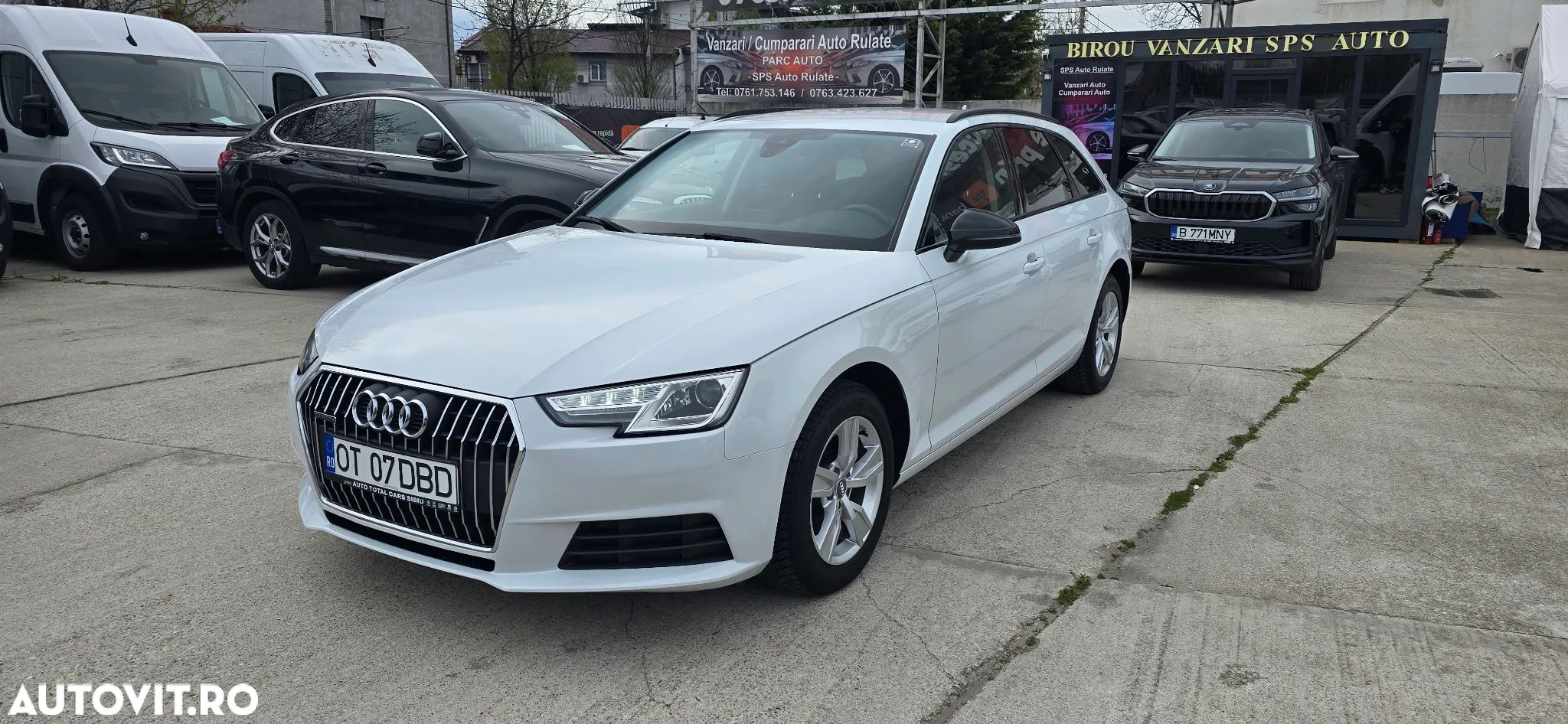 Audi A4 - 1