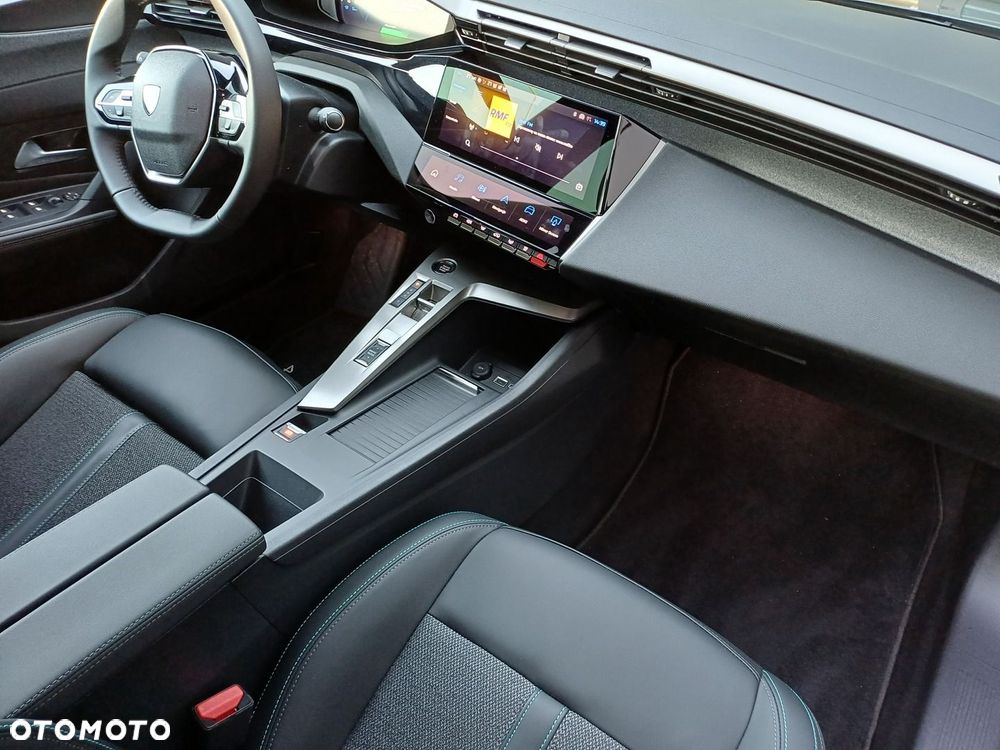 Peugeot 408 - 14