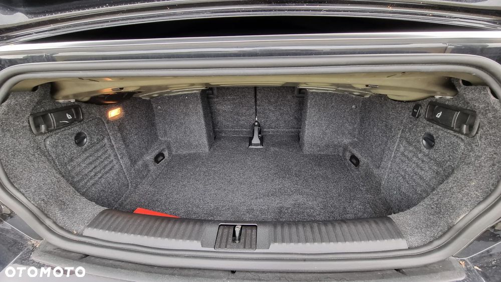 Volkswagen Golf - 29