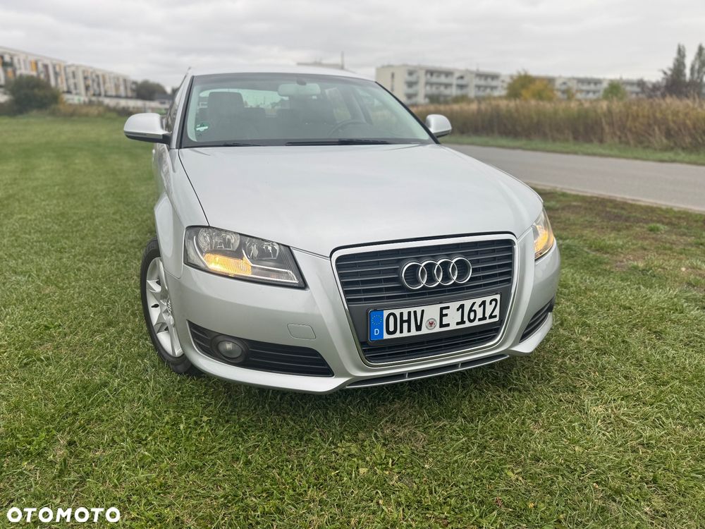 Audi A3 Sportback 1.4 TFSI S tronic Ambiente - 2