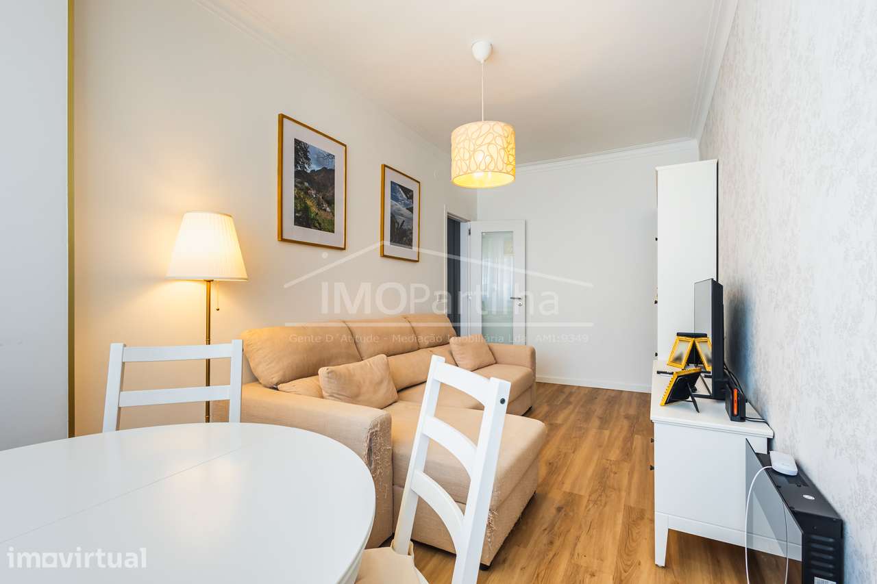Apartamento T2 Renovado na Amadora - Grande imagem: 2/19