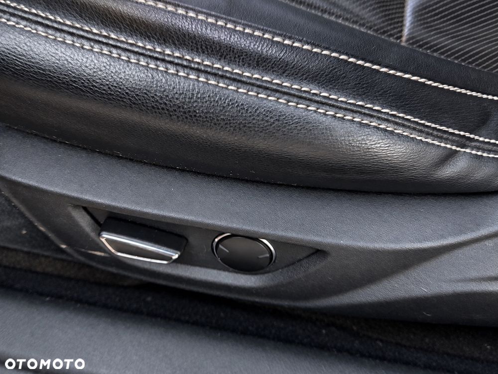 Ford Mustang 5.0 V8 GT - 34