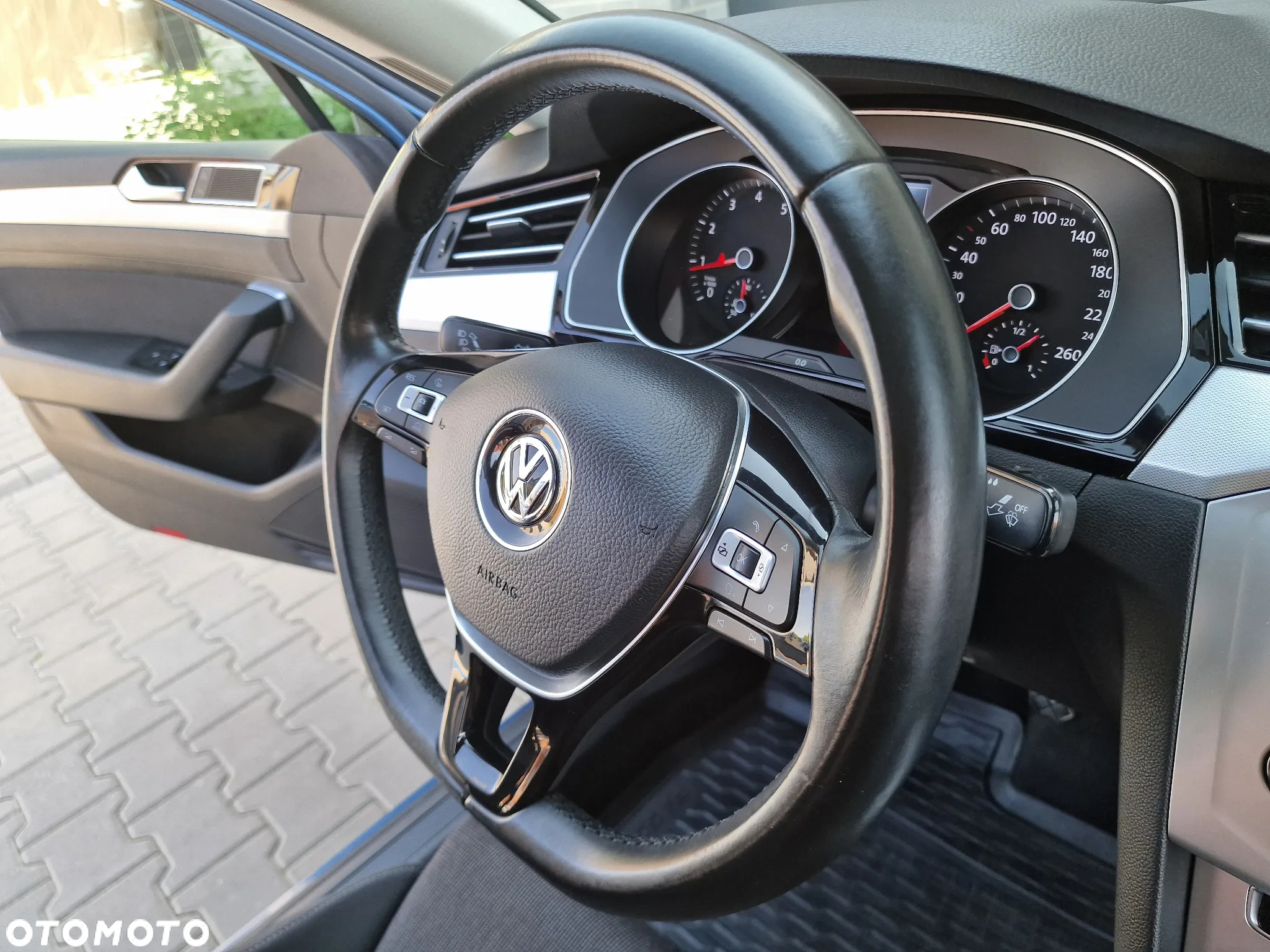 Volkswagen Passat 1.8 TSI BMT Comfortline - 16