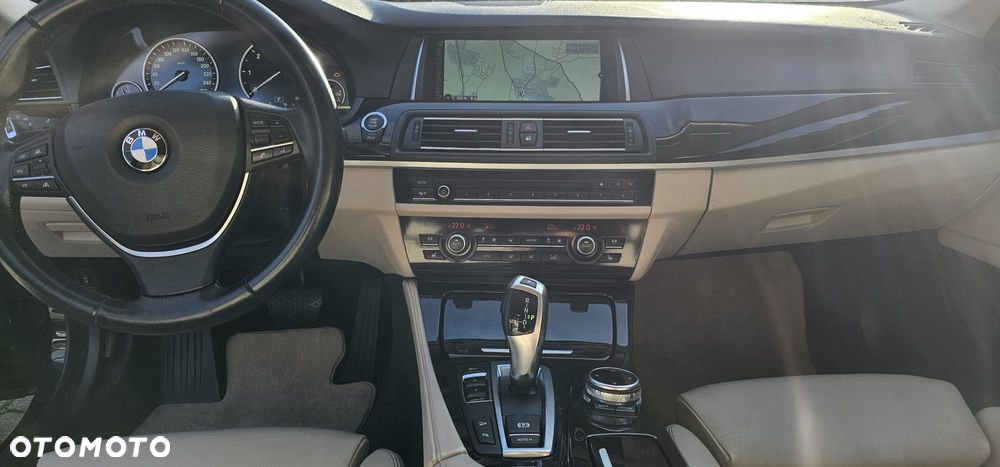 BMW Seria 5 525d xDrive Luxury Line - 10