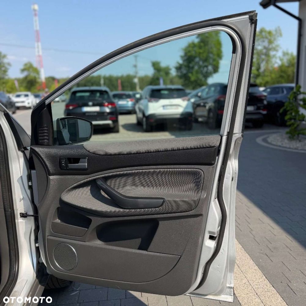 Ford Kuga - 28