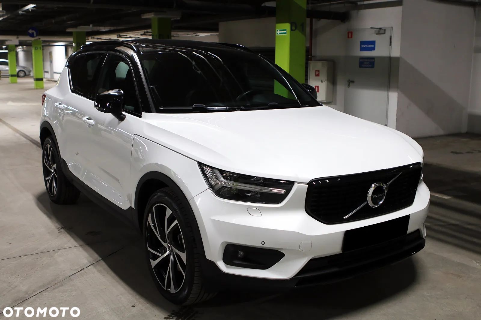 Volvo XC 40 T5 AWD R-Design - 1