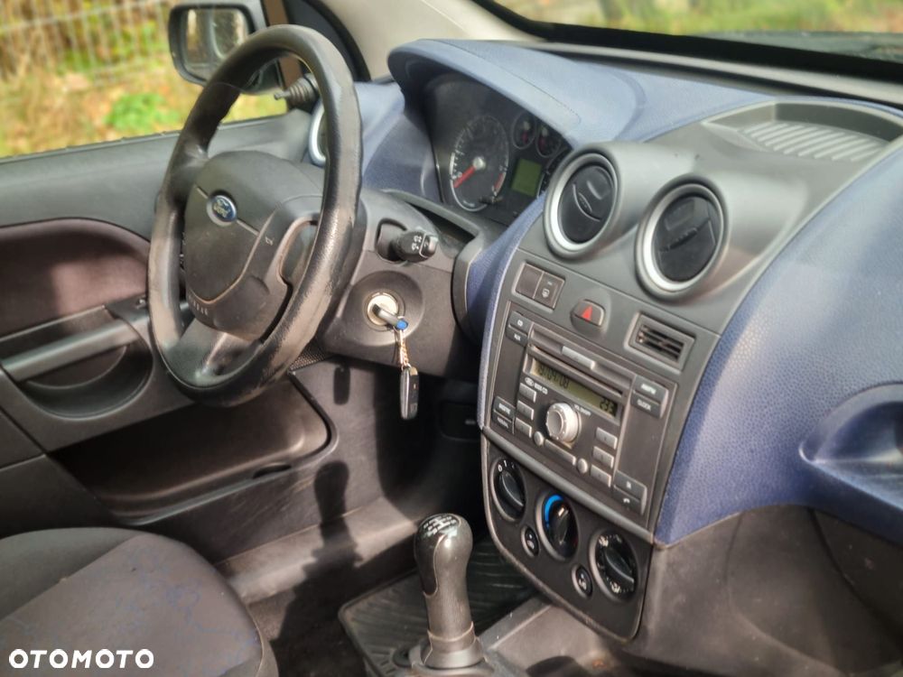 Ford Fiesta - 10