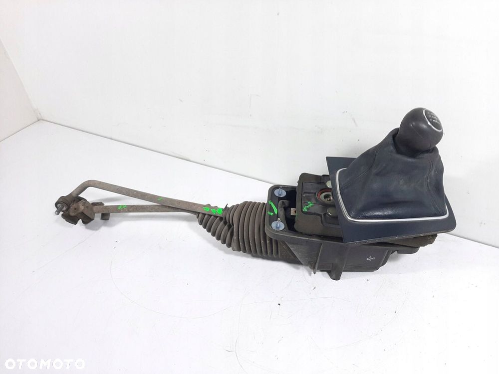 AUDI A4 B7 KOMBI 1.6 06R WYBIERAK LEWAREK BIEGOW - 2