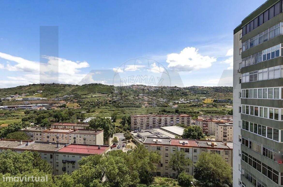 Apartamento T3 com vista Panorâmica em Santo António dos Cavaleiros - Grande imagem: 3/25