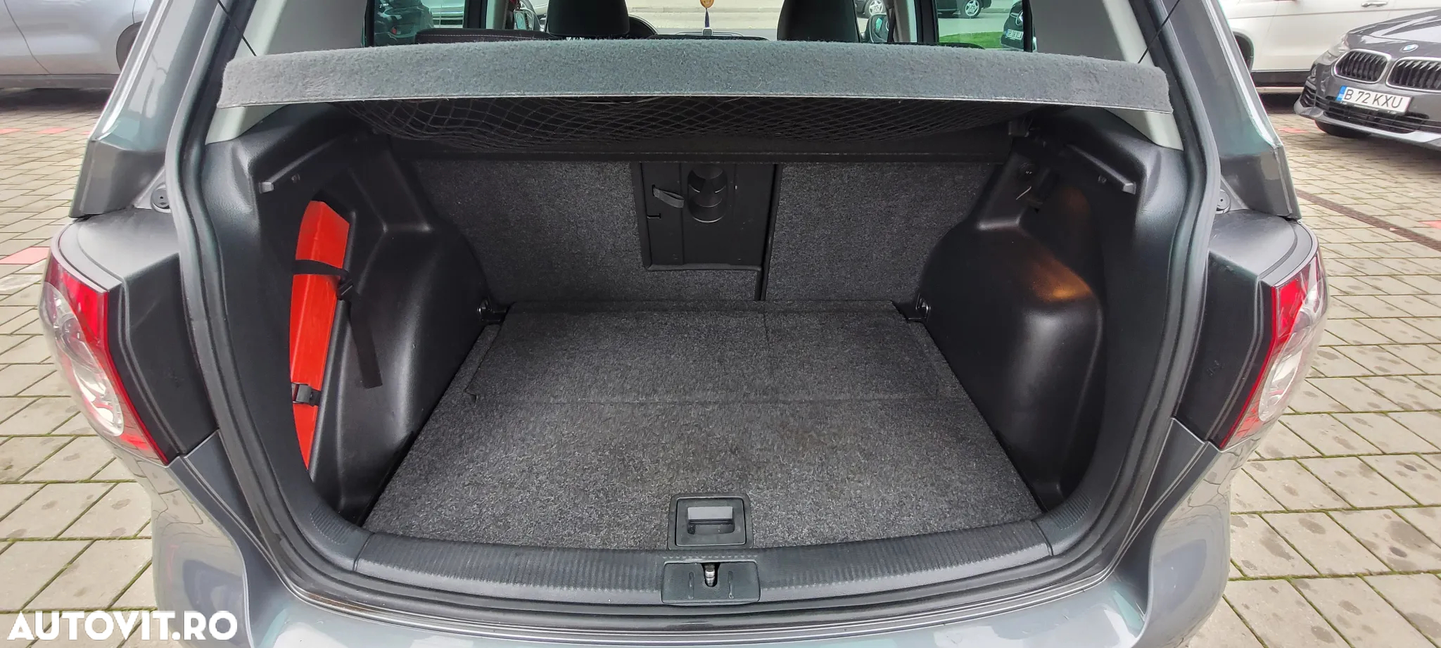 Volkswagen Golf Plus 1.6 TDI DPF Trendline - 18