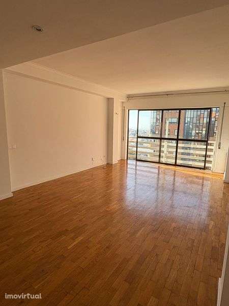 T2 Jardins Arrábida - Arrenda-se - Grande imagem: 5/12