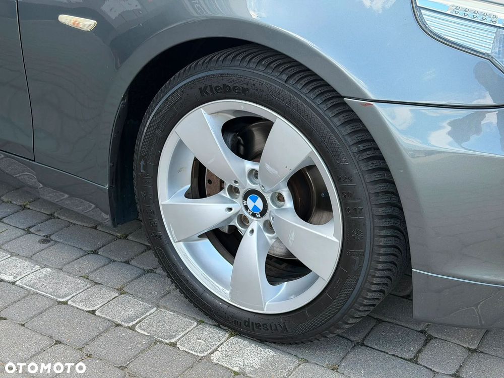 BMW Seria 5 525i - 11