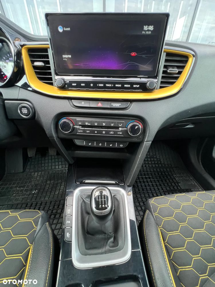 Kia XCeed 1.5 T-GDI L Business Line - 26